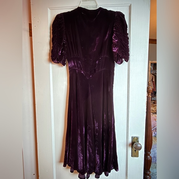 Vintage Dresses & Skirts - 1940’s silk velvet dress